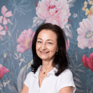 Portraitfoto von Frauenärztin Dr. Margit Priese